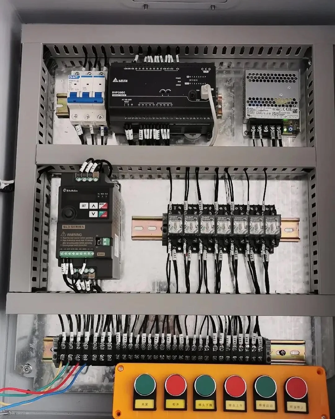 Description of Image